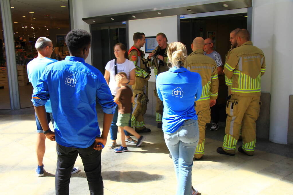 Kind uit lift gered door brandweer