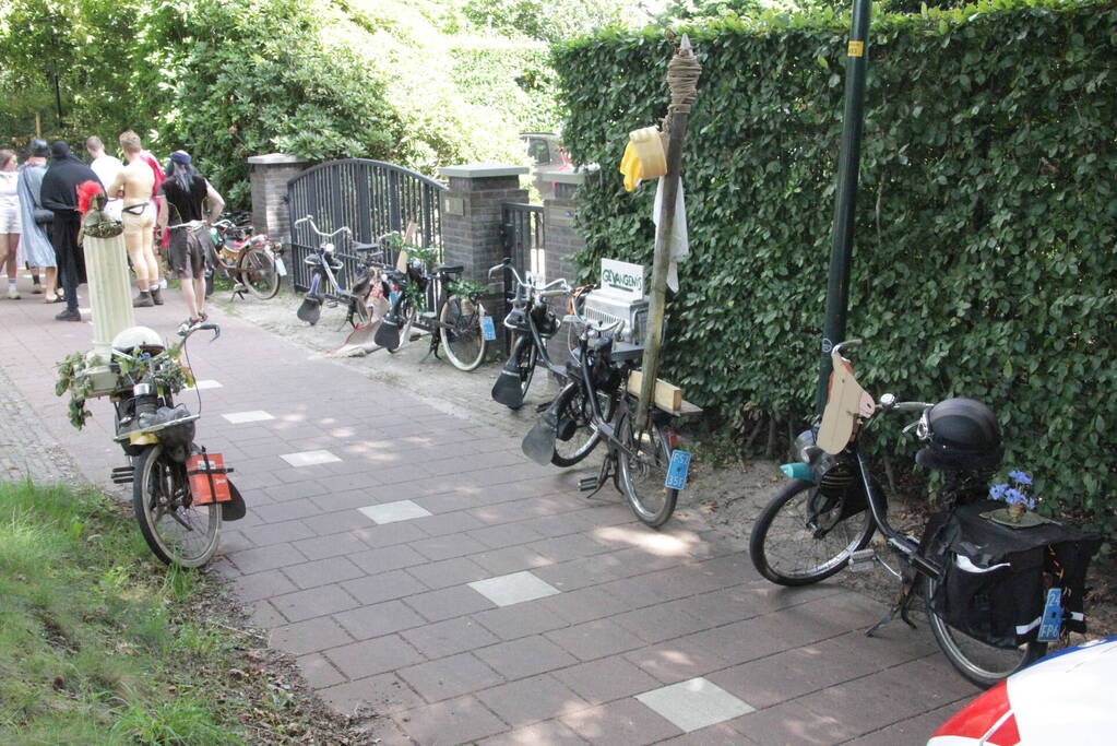 Scooterrijder op de vlucht na botsing met Solex