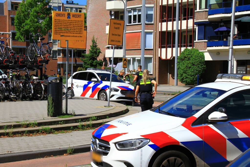 Verwarde naakte man aangehouden door politie