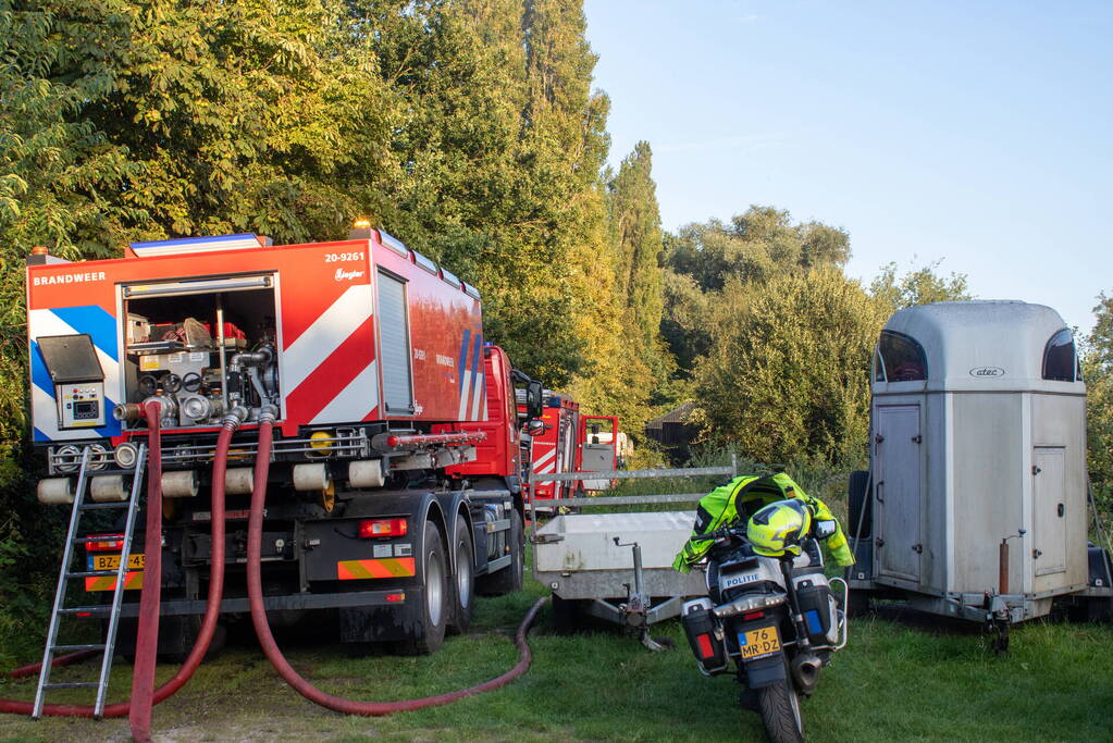 Schuur van boerderij volledig uitgebrand