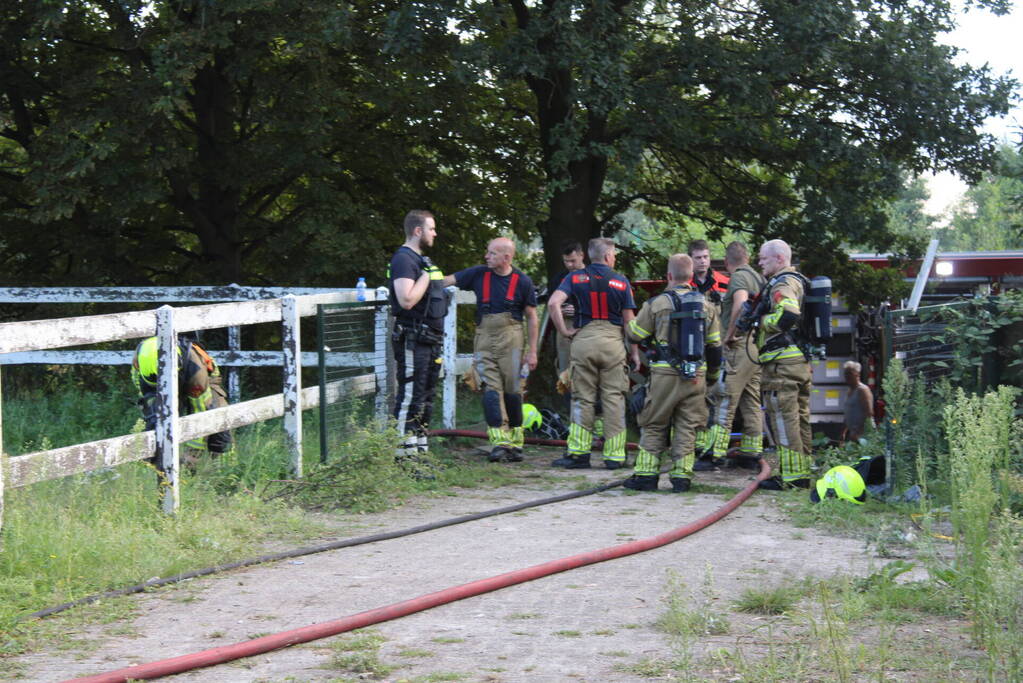 Schuur van boerderij volledig uitgebrand