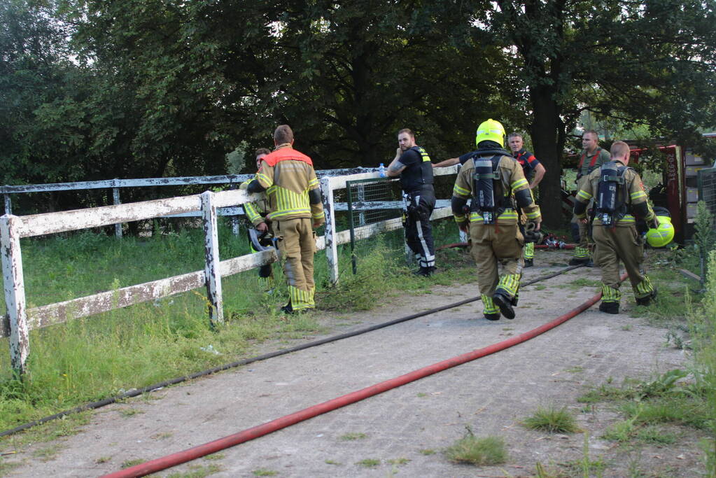 Schuur van boerderij volledig uitgebrand