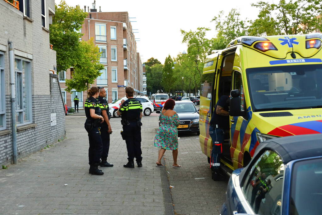 Straat afgezet vanwege steekpartij