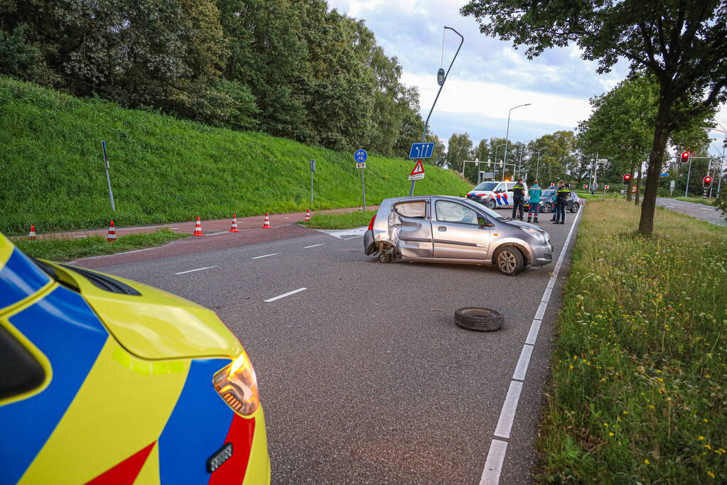 Veel schade bij eenzijdig ongeval op kruising