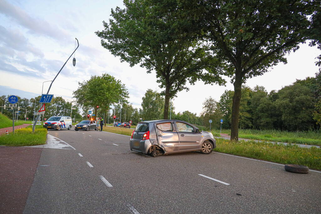 Veel schade bij eenzijdig ongeval op kruising