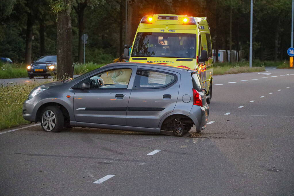 Veel schade bij eenzijdig ongeval op kruising