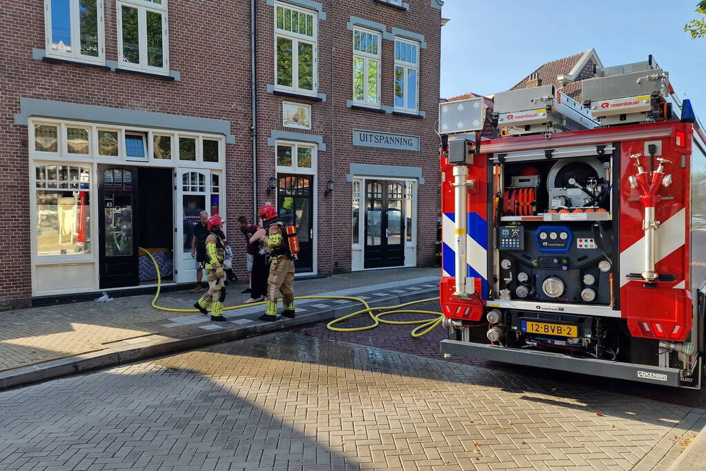 Katten gered bij brand in appartementencomplex