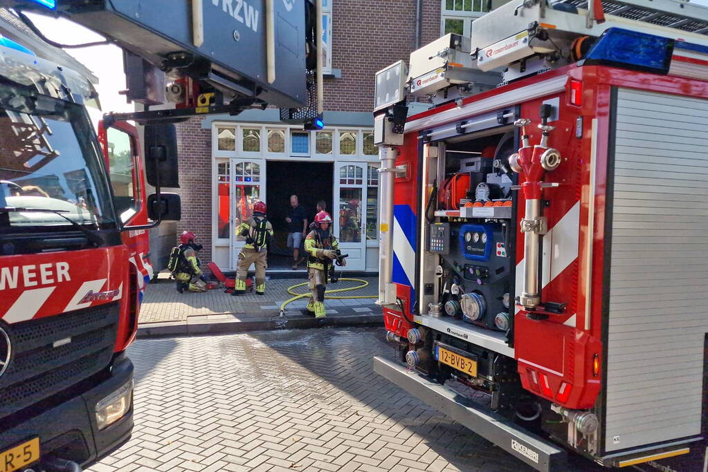 Katten gered bij brand in appartementencomplex