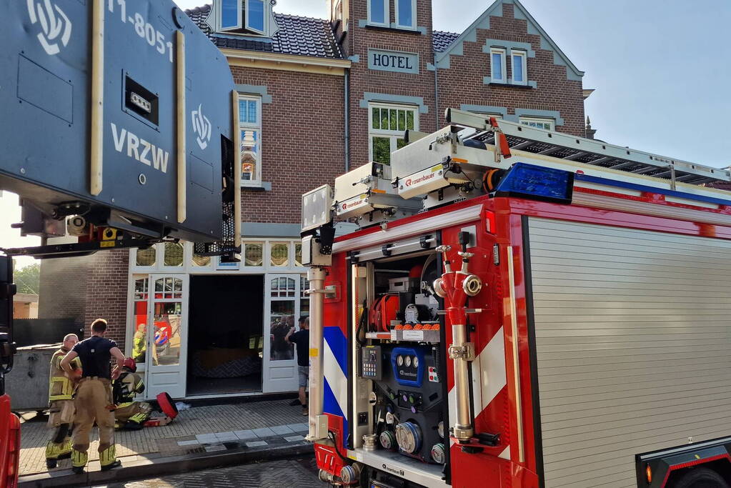 Katten gered bij brand in appartementencomplex