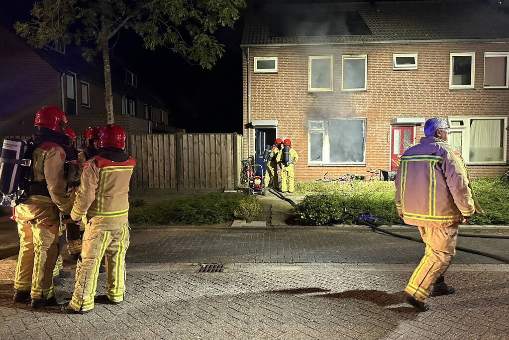 Veel rookontwikkeling bij uitslaande woningbrand