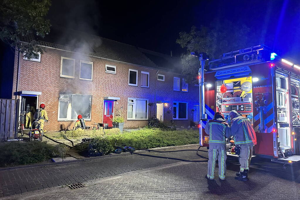 Veel rookontwikkeling bij uitslaande woningbrand