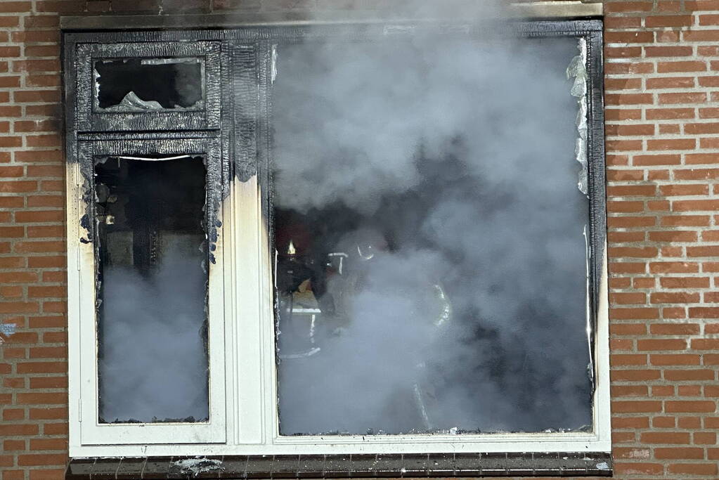 Veel rookontwikkeling bij uitslaande woningbrand