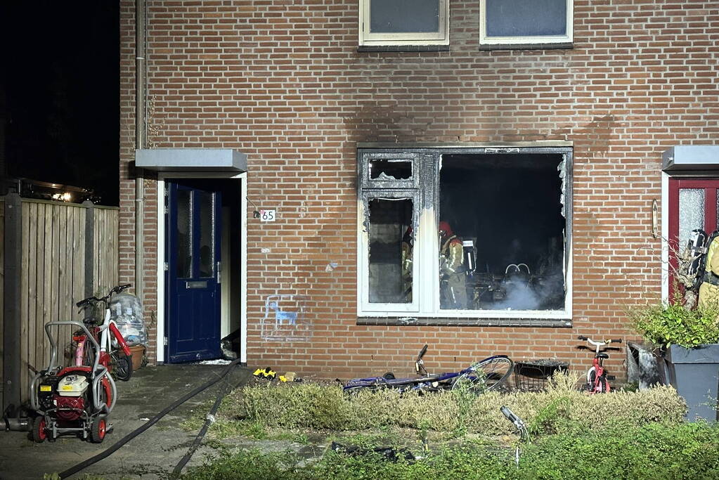 Veel rookontwikkeling bij uitslaande woningbrand