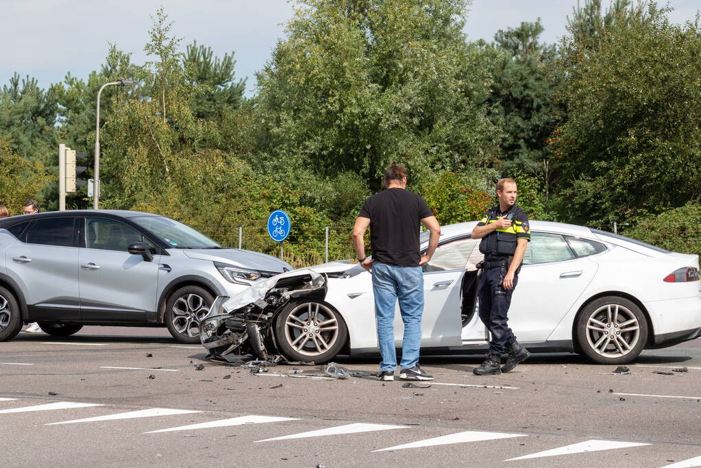 Twee auto's zwaar beschadigd bij ongeval