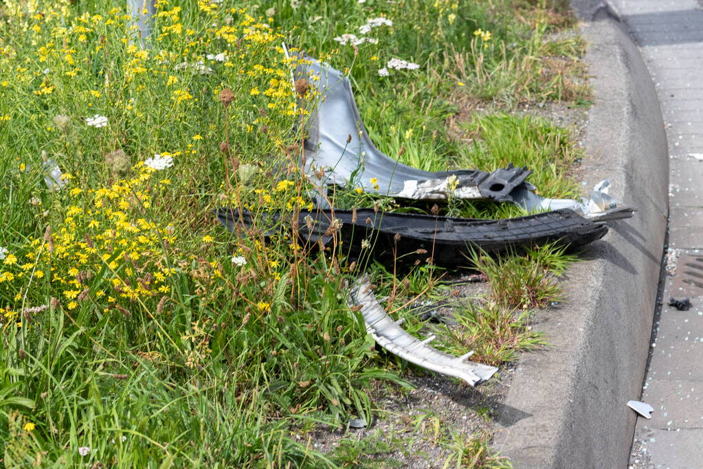 Twee auto's zwaar beschadigd bij ongeval