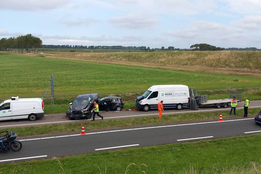 Weg uren dicht na kettingbotsing