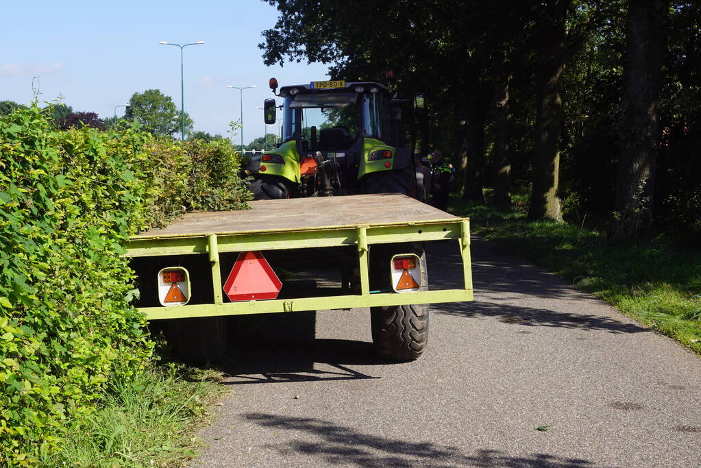 Fietser gewond bij botsing met tractor