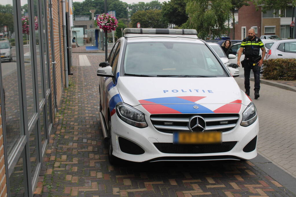 Oudere man geschept rijdens oversteken