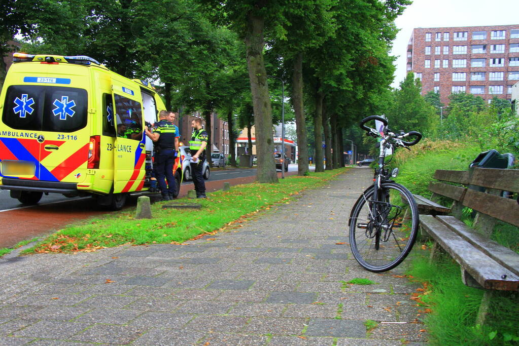 Fietser gewond bij botsing op rotonde