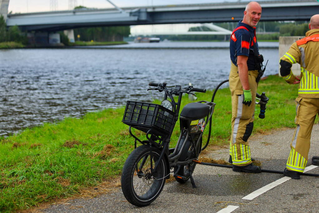 Zoekactie naar mogelijk te water geraakte fietser