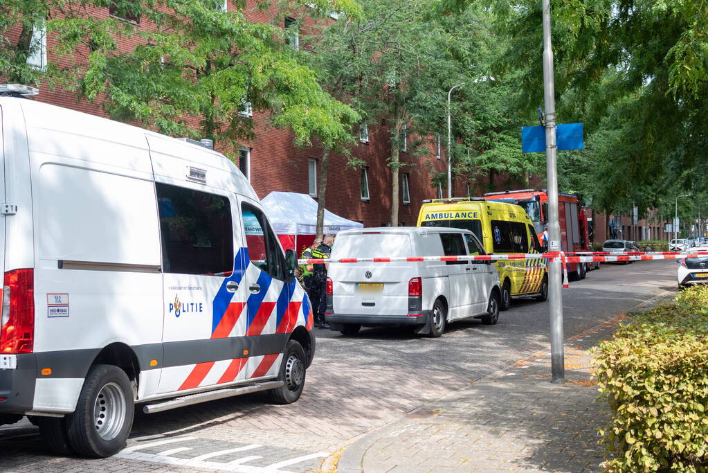 Overleden persoon op straat aangetroffen