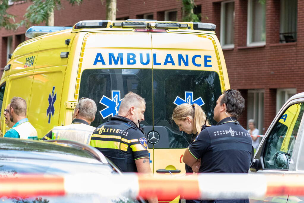 Overleden persoon op straat aangetroffen