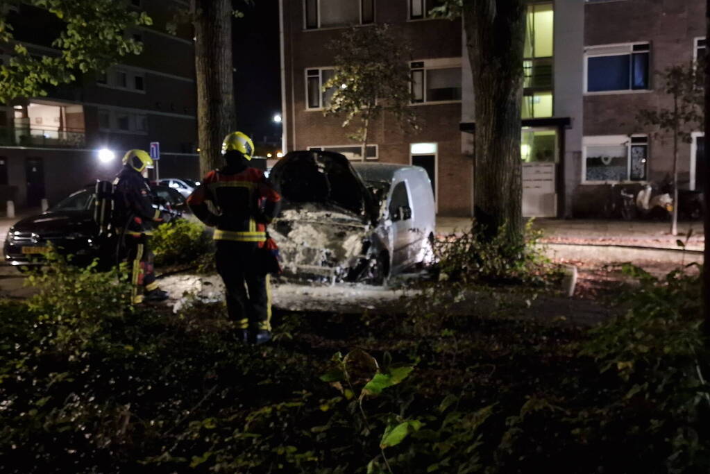 Brand in bestelbus snel geblust