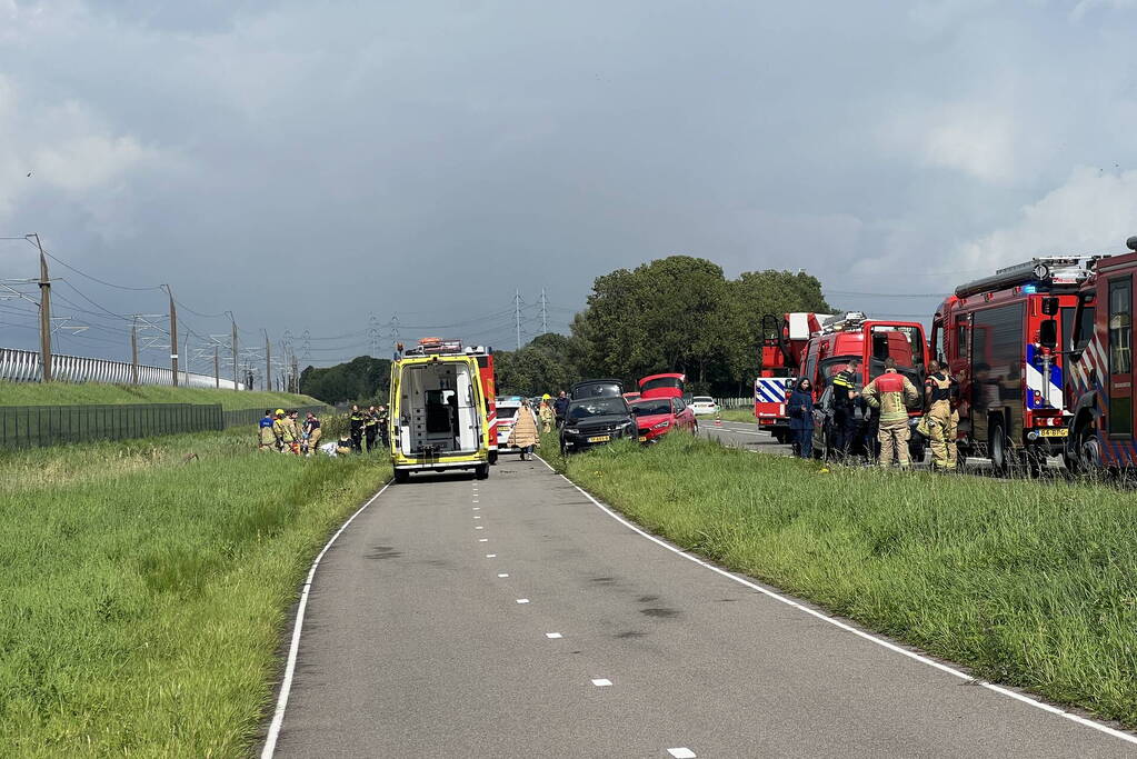 Automobilist belandt in sloot