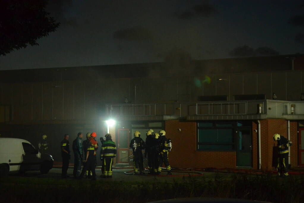 Grote brand in bedrijfspand