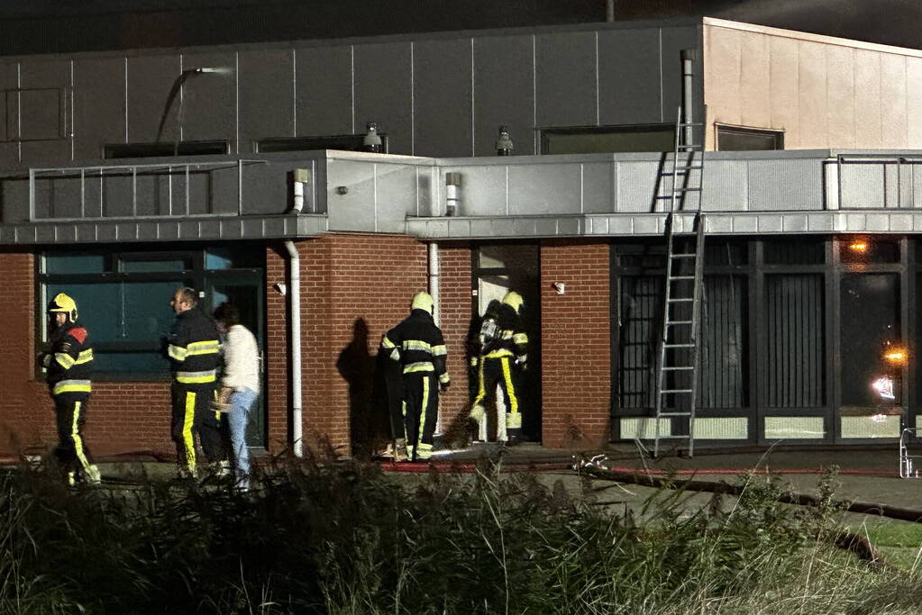 Grote brand in bedrijfspand