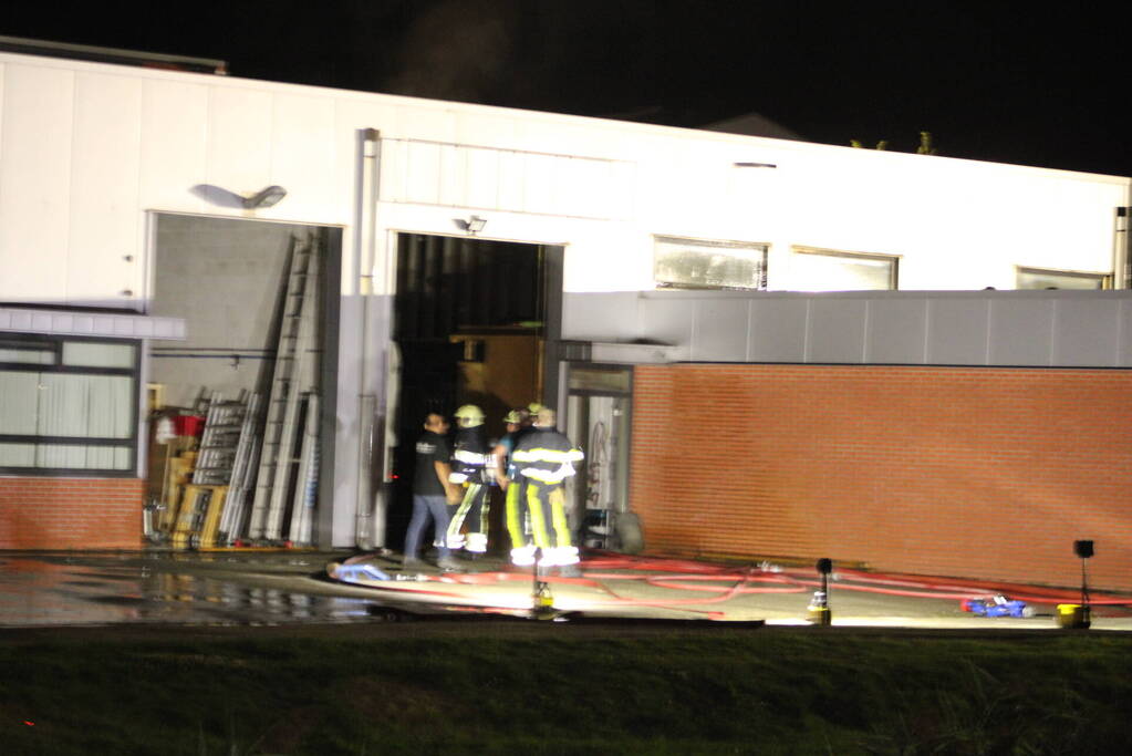 Grote brand in bedrijfspand