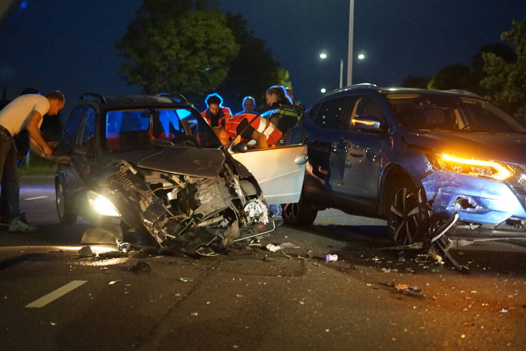 Twee gewonden na botsing met brommobiel