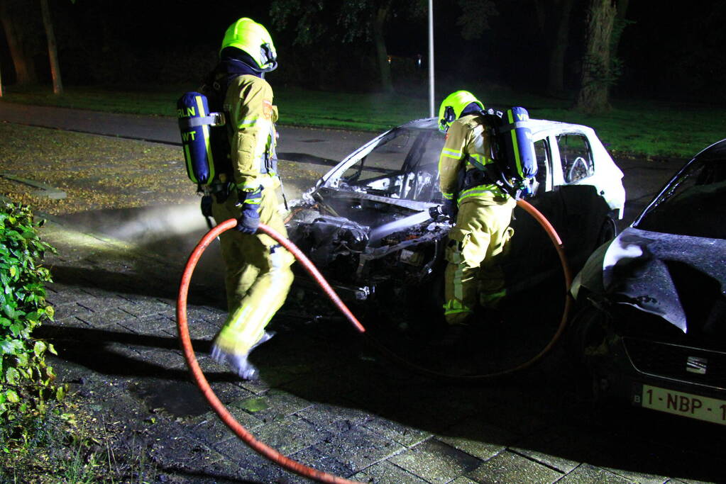 Auto's verwoest door brand