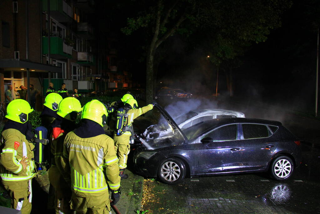 Auto's verwoest door brand