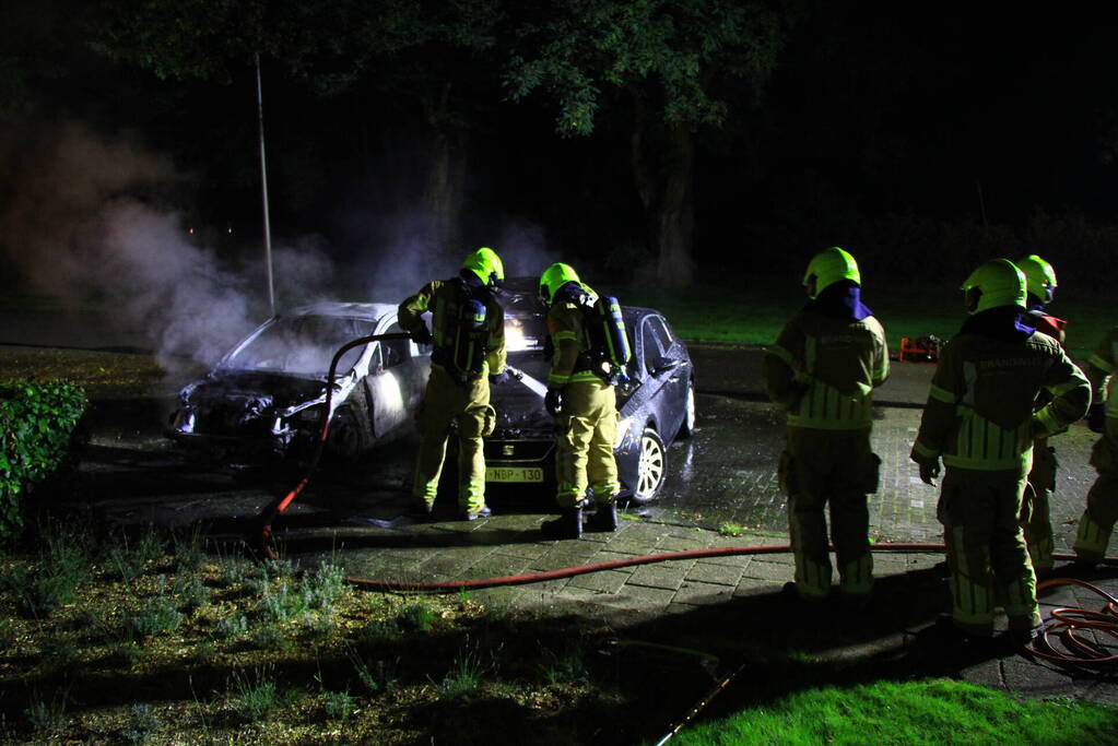 Auto's verwoest door brand