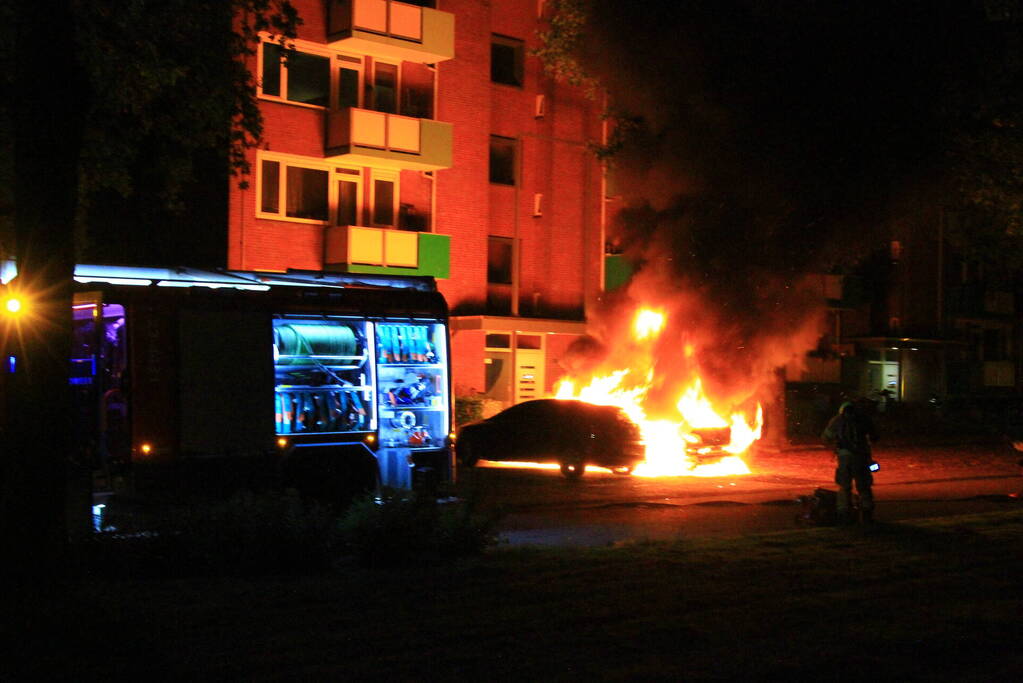 Auto's verwoest door brand