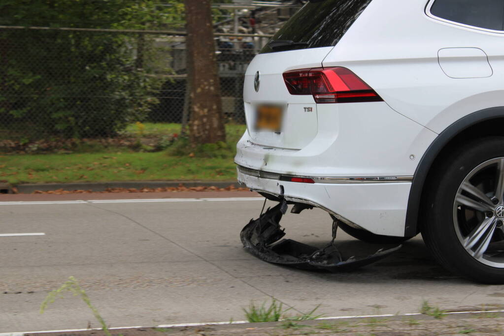 Persoon gewond bij botsing tussen drie voertuigen