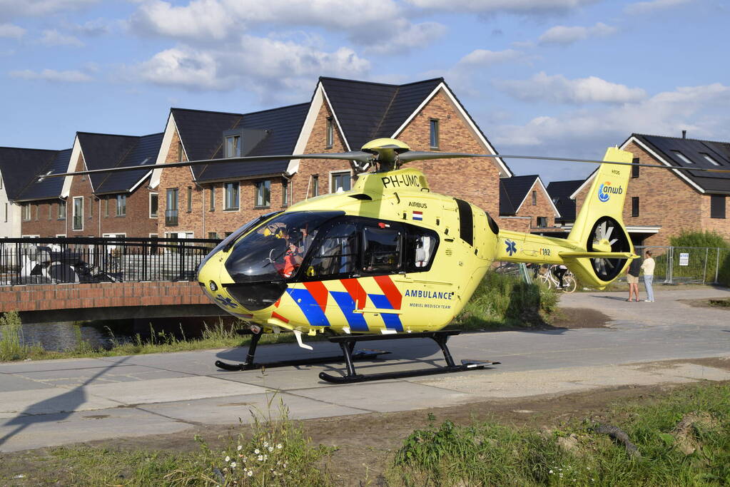 Persoon ernstig gewond na val van hoogte