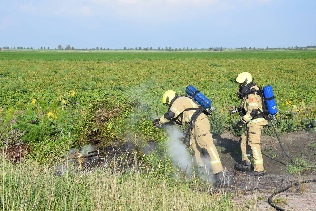 Brand in snoeiafval snel onder controle