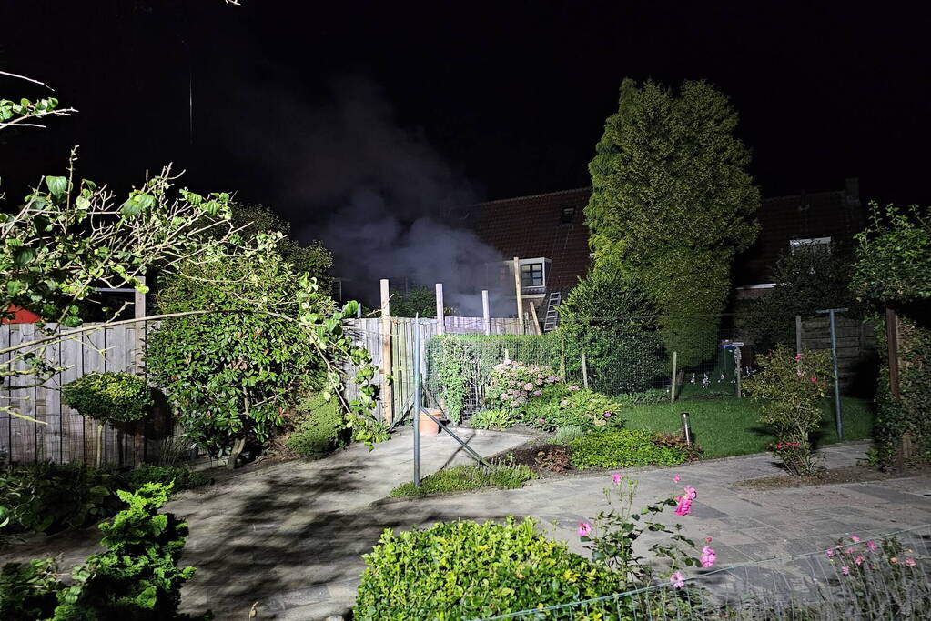 Schuur in achtertuin afgebrand