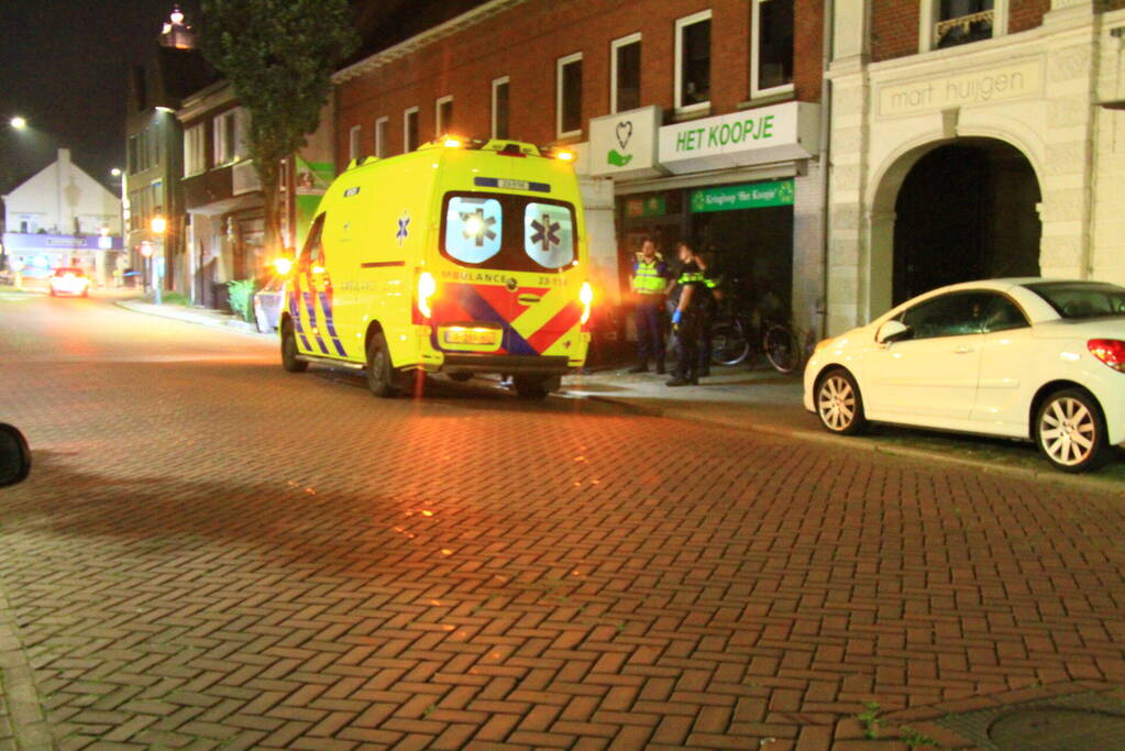 Fietser gewond bij botsing tegen bakwagen