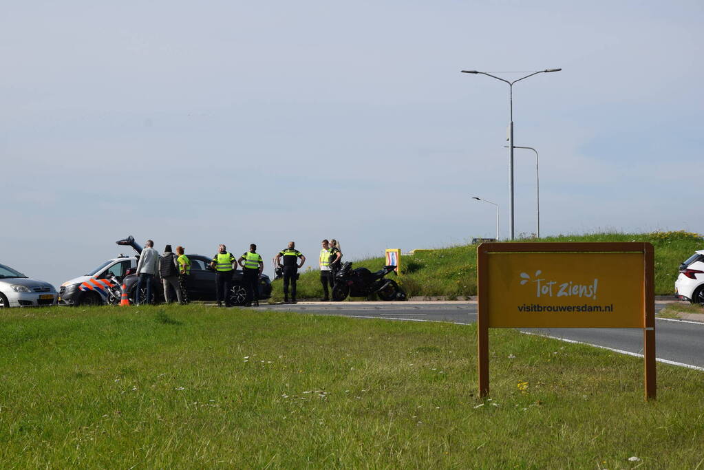 Motorrijder gewond bij ongeval op rotonde