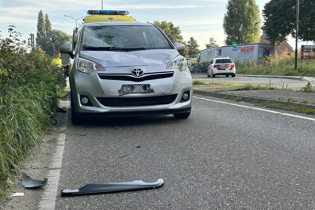 Fietser ernstig gewond bij botsing met automobilist