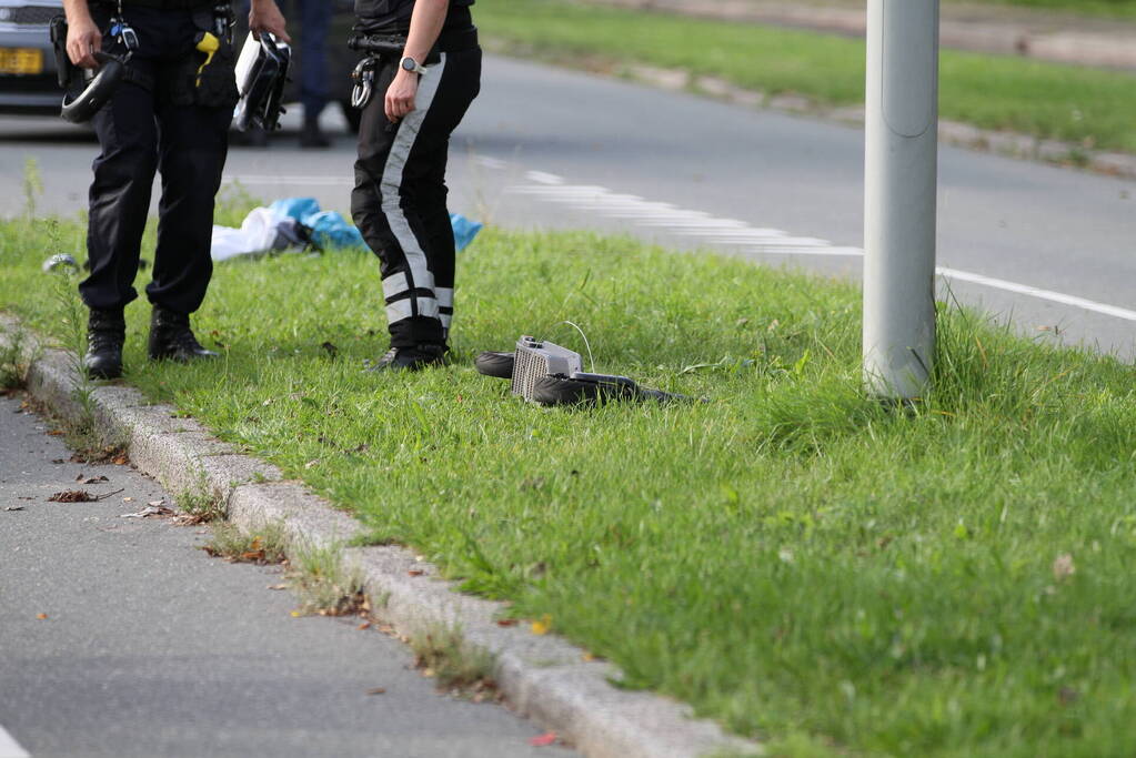 Persoon op elektrische step zwaargewond bij botsing