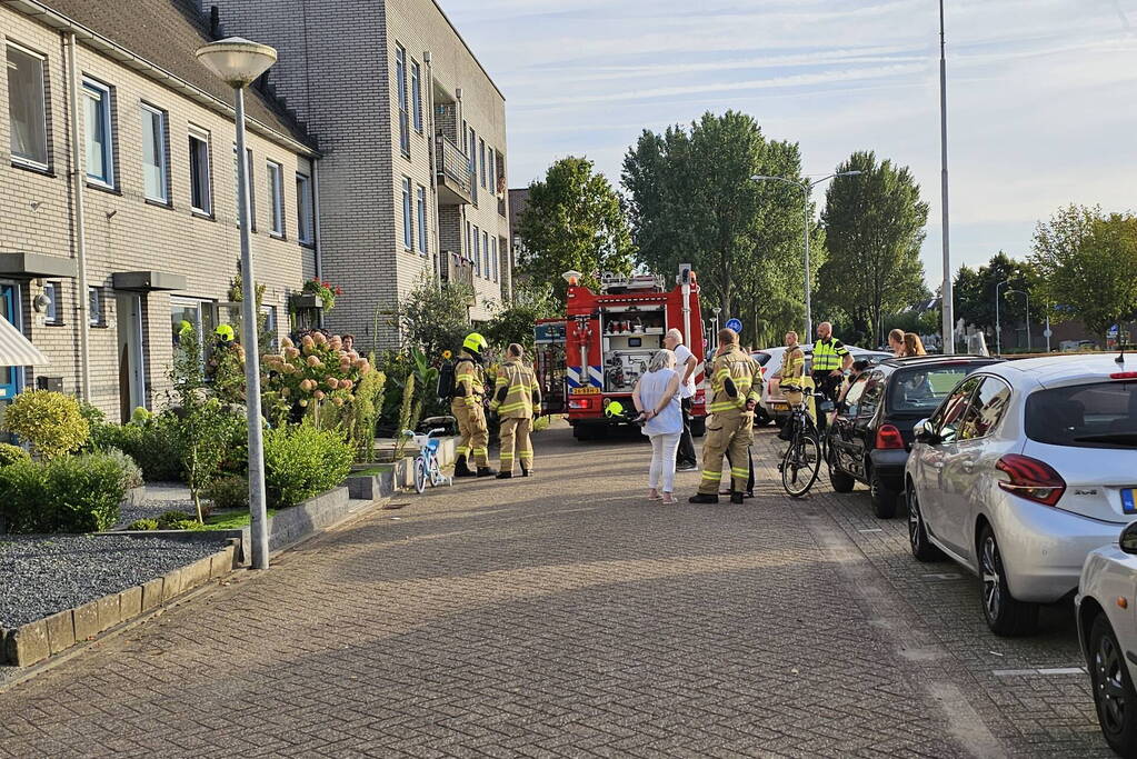 Steekvlam door bluspoging brand in pan met olie