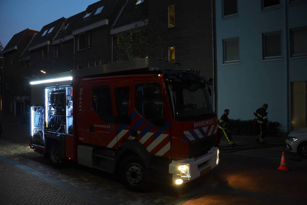 Woning vol rook door pannetje op het vuur