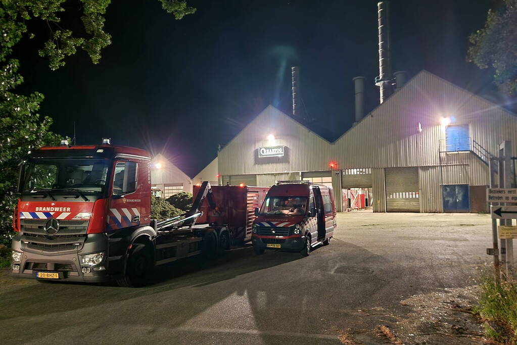 Brandweer uren bezig met brand bij grasdrogerij