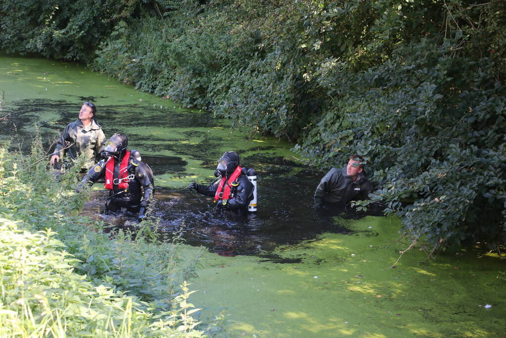 Zoekslagen in water na aantreffen kinderstep