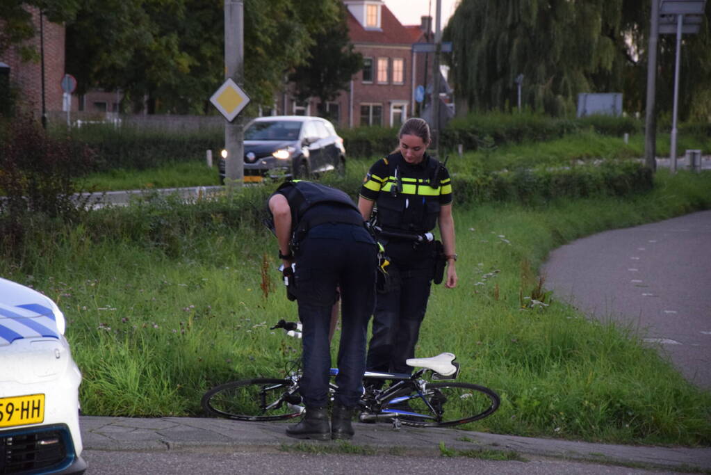 Gewonde na ongeval tussen brommer en wielrenner