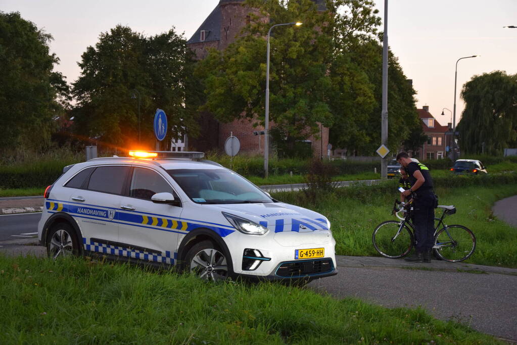 Gewonde na ongeval tussen brommer en wielrenner